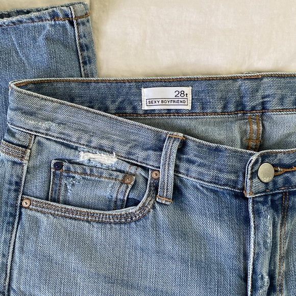 Gap Sexy Boyfriend Jeans Distressed, Lighter Wash, Size 28 Tall - Picture 5 of 11